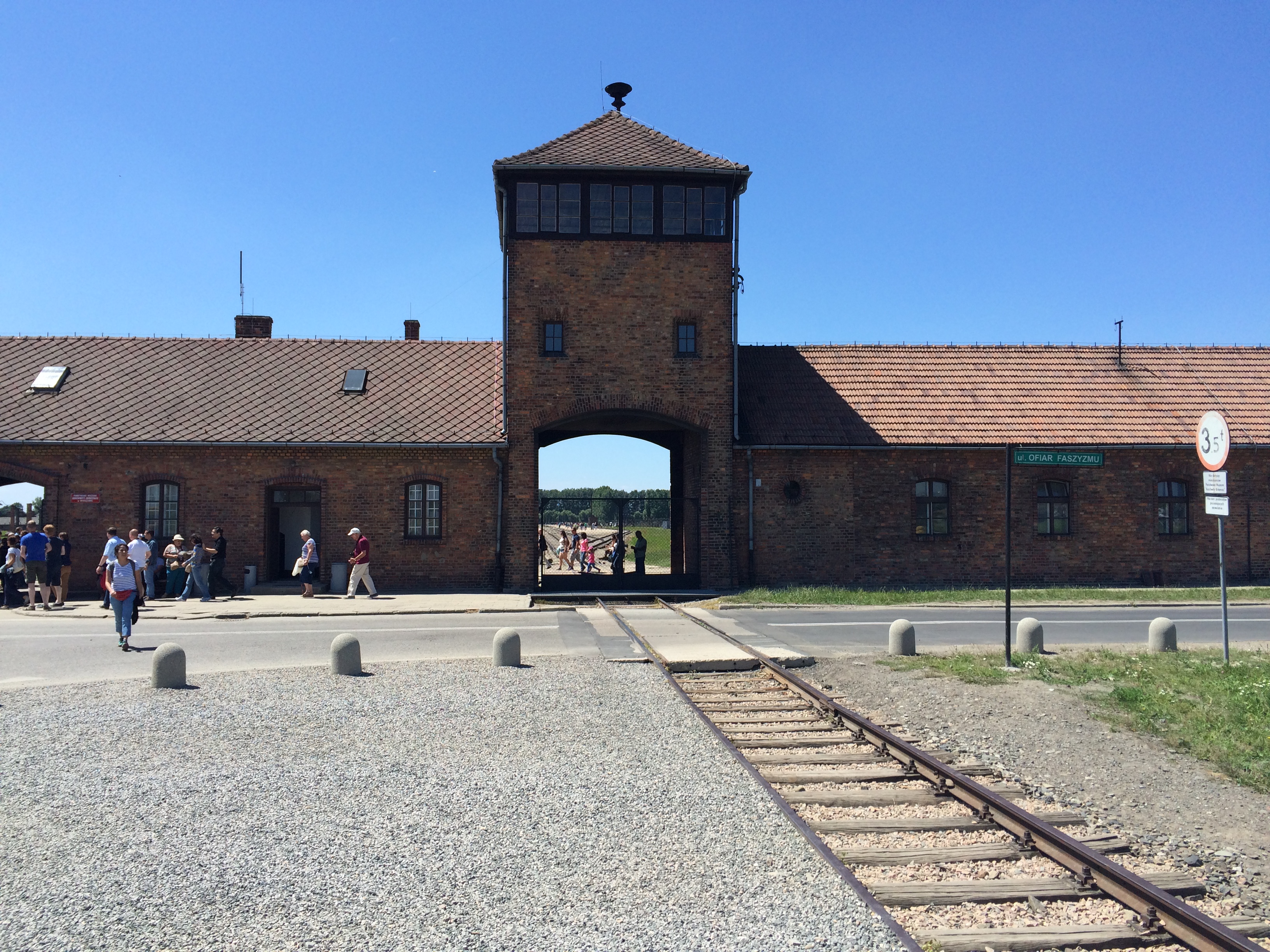 Road Trip Auschwitz - Image 33